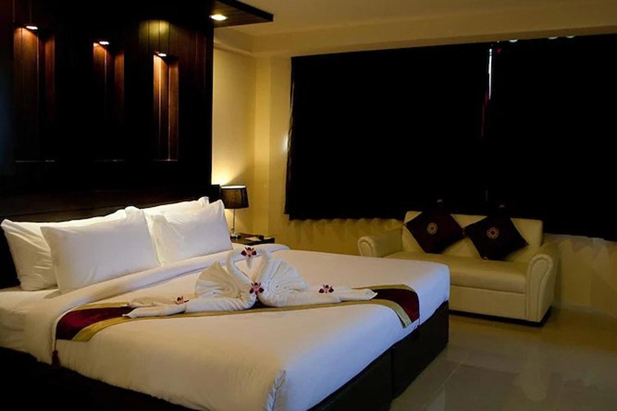 Suncity Hotel Pattaya Buitenkant foto