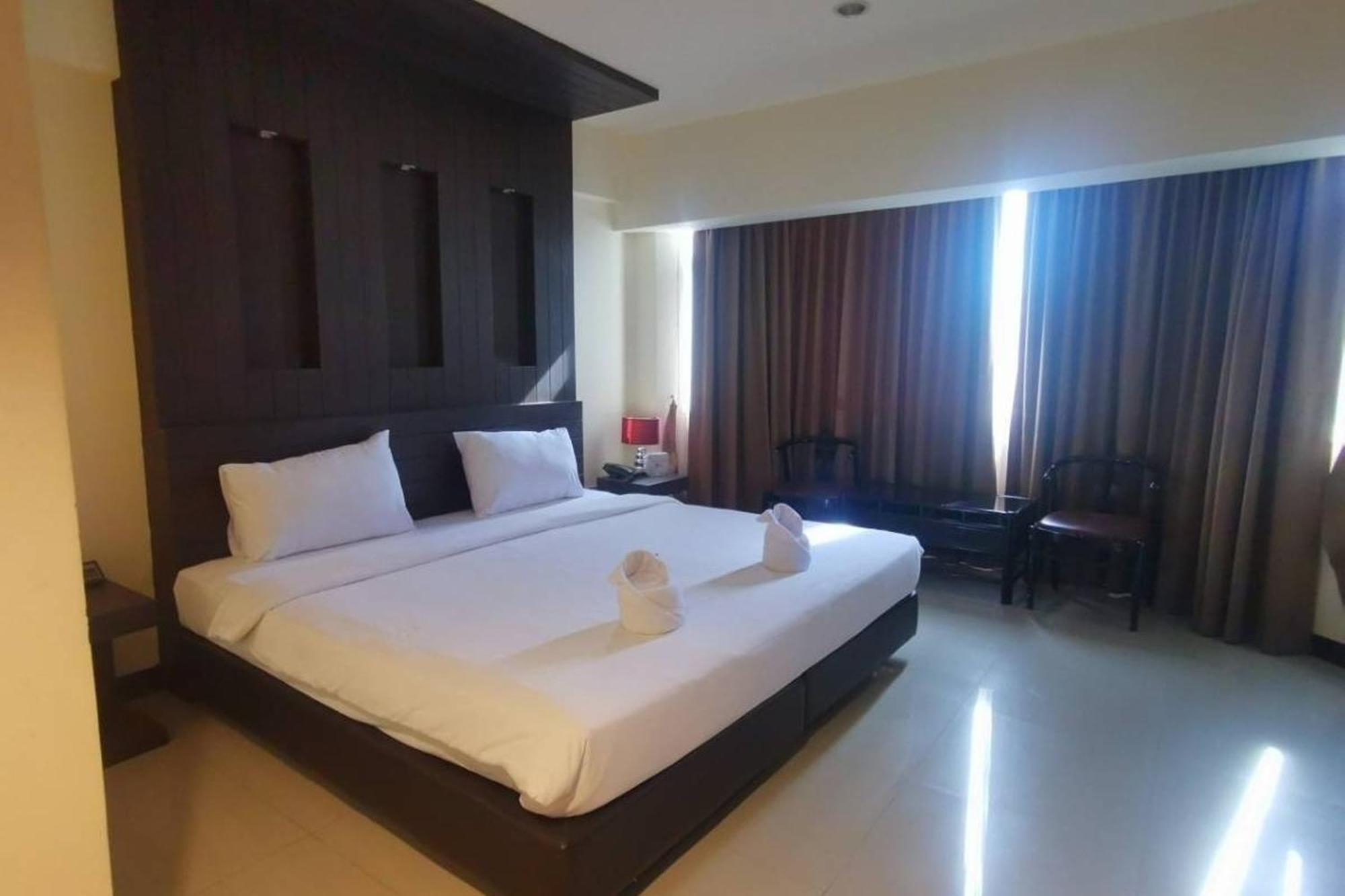 Suncity Hotel Pattaya Buitenkant foto