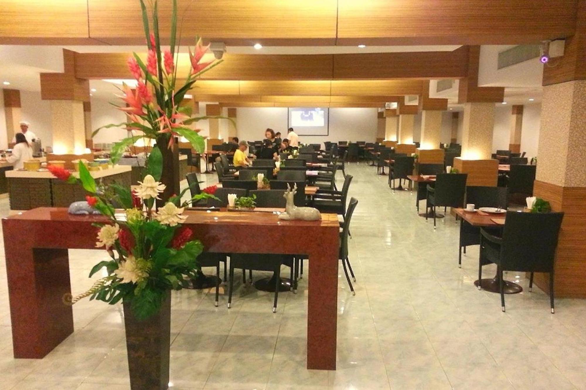 Suncity Hotel Pattaya Buitenkant foto