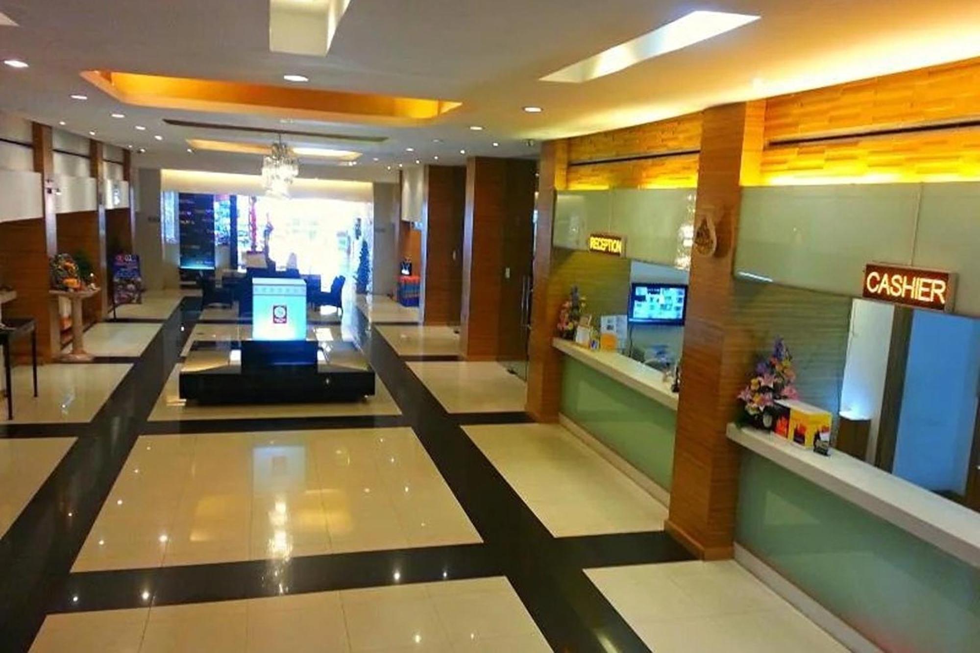 Suncity Hotel Pattaya Buitenkant foto