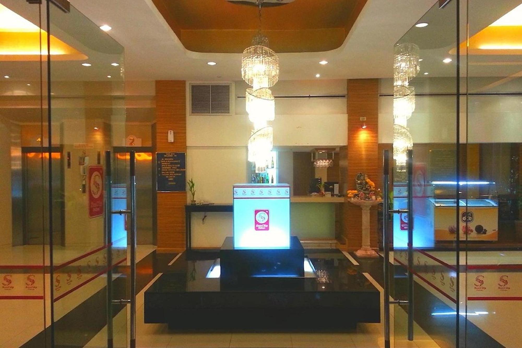Suncity Hotel Pattaya Buitenkant foto